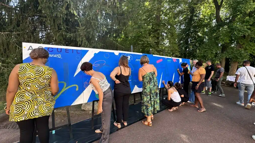 Une fresque participative pour renforcer les liens au sein de l’UGECAM Île-de-France